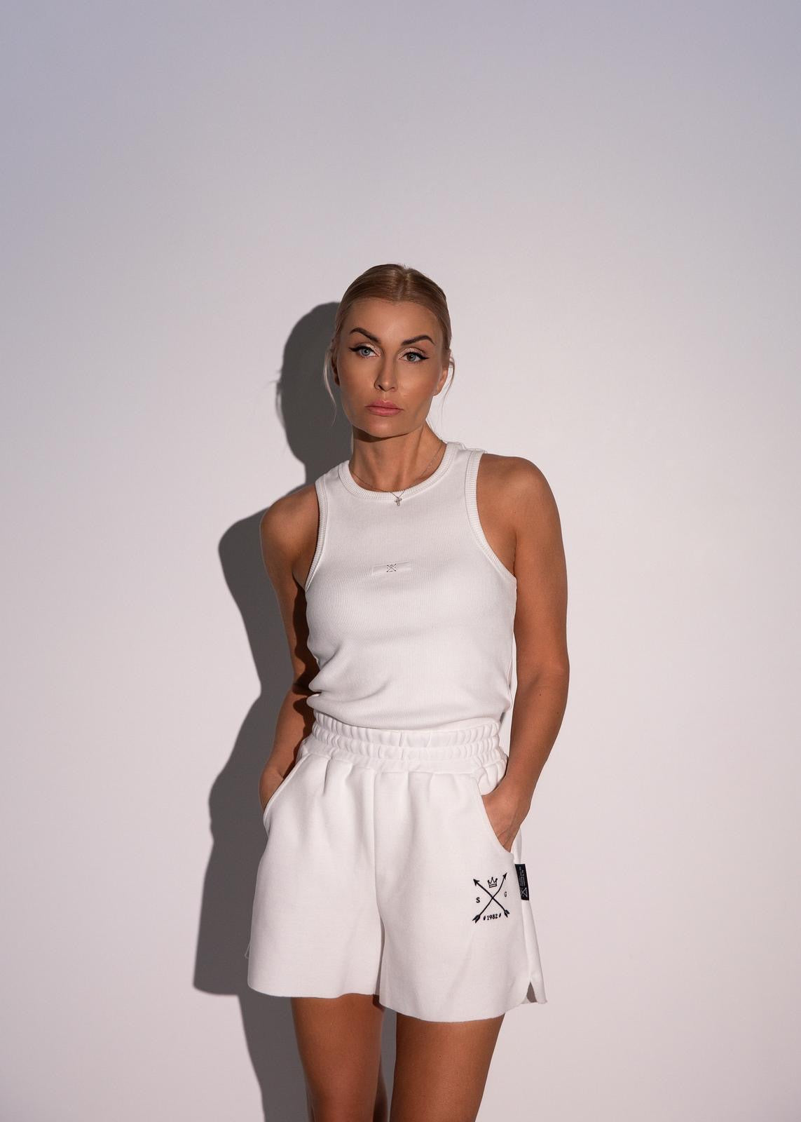 Balta maikutė + šortai | PERKANT KARTU -20eur nuolaida!