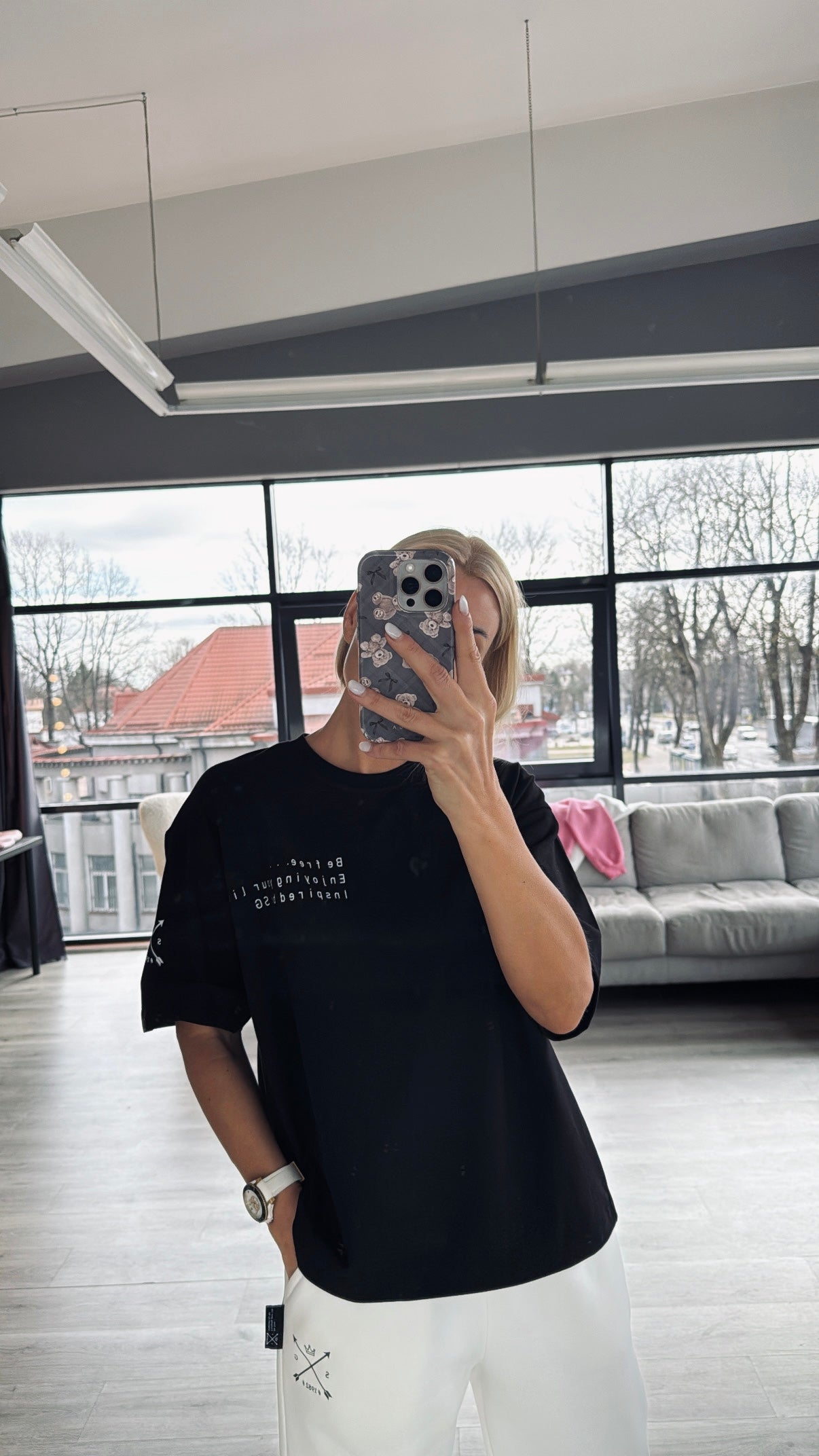 Juodi marškinėliai su fraze ,,SG1982" Pre-Order