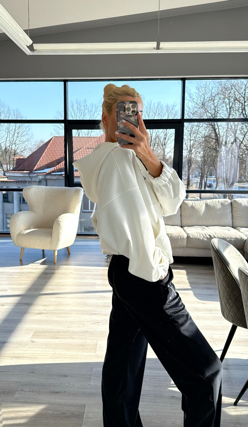 Baltas oversize džemperis #SG1982#