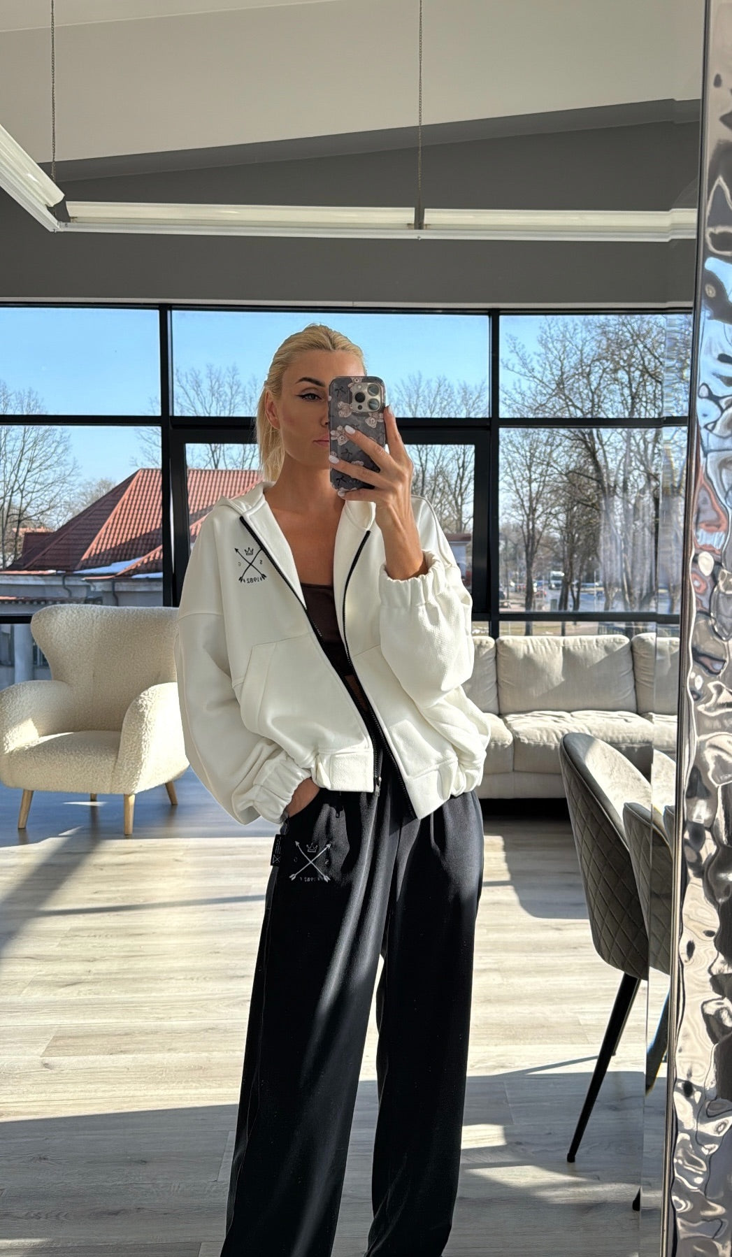 Baltas oversize džemperis #SG1982#