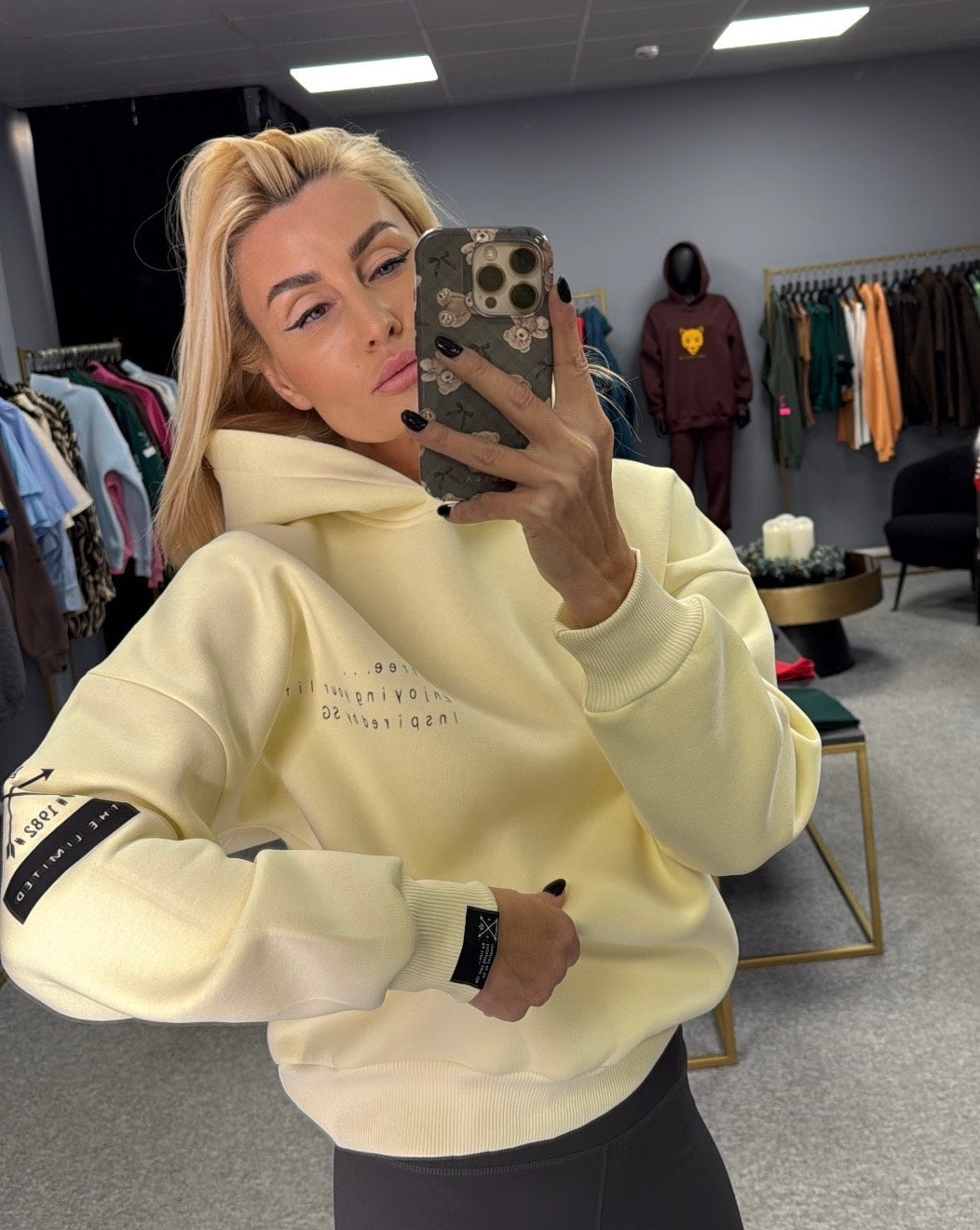 „Pastel Yellow" pūkio džemperis