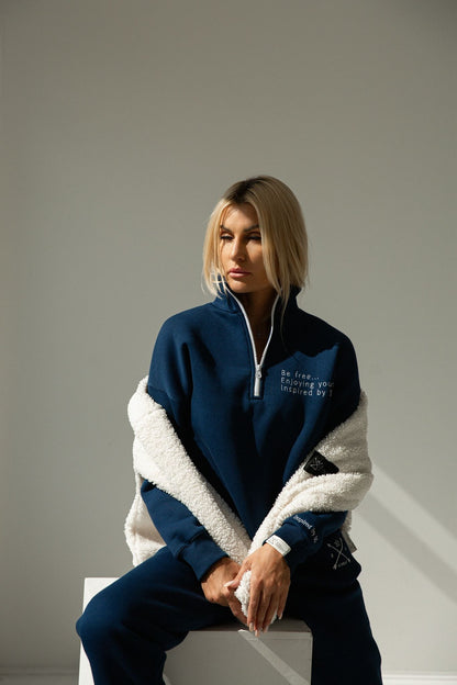 Blue navy kostiumėlis