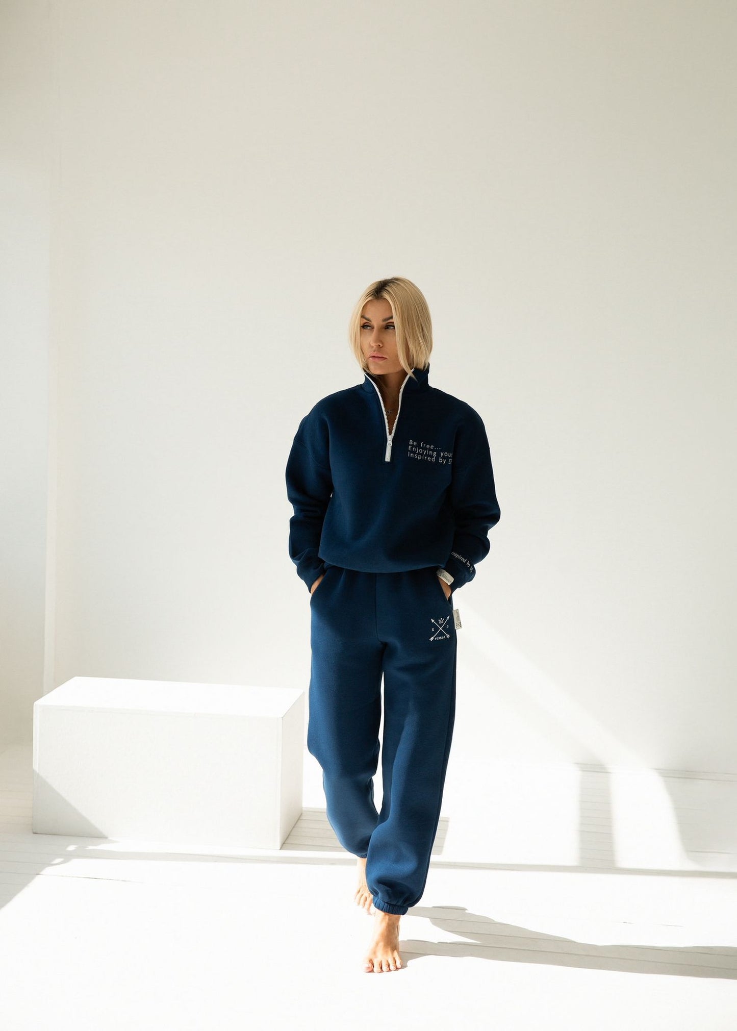 Blue navy kostiumėlis
