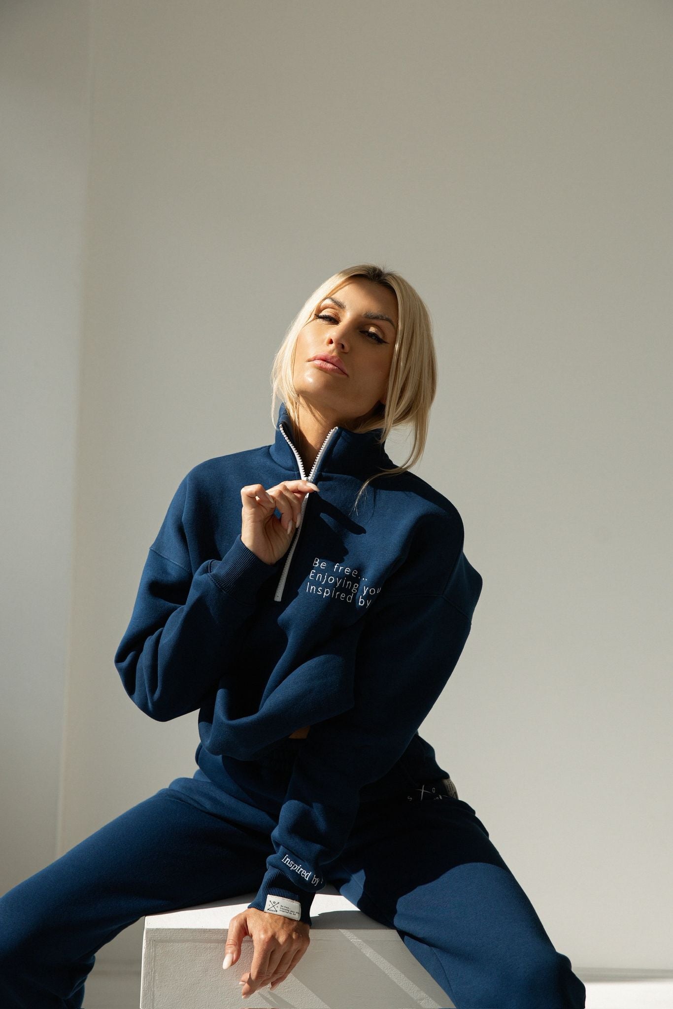 Blue navy kostiumėlis