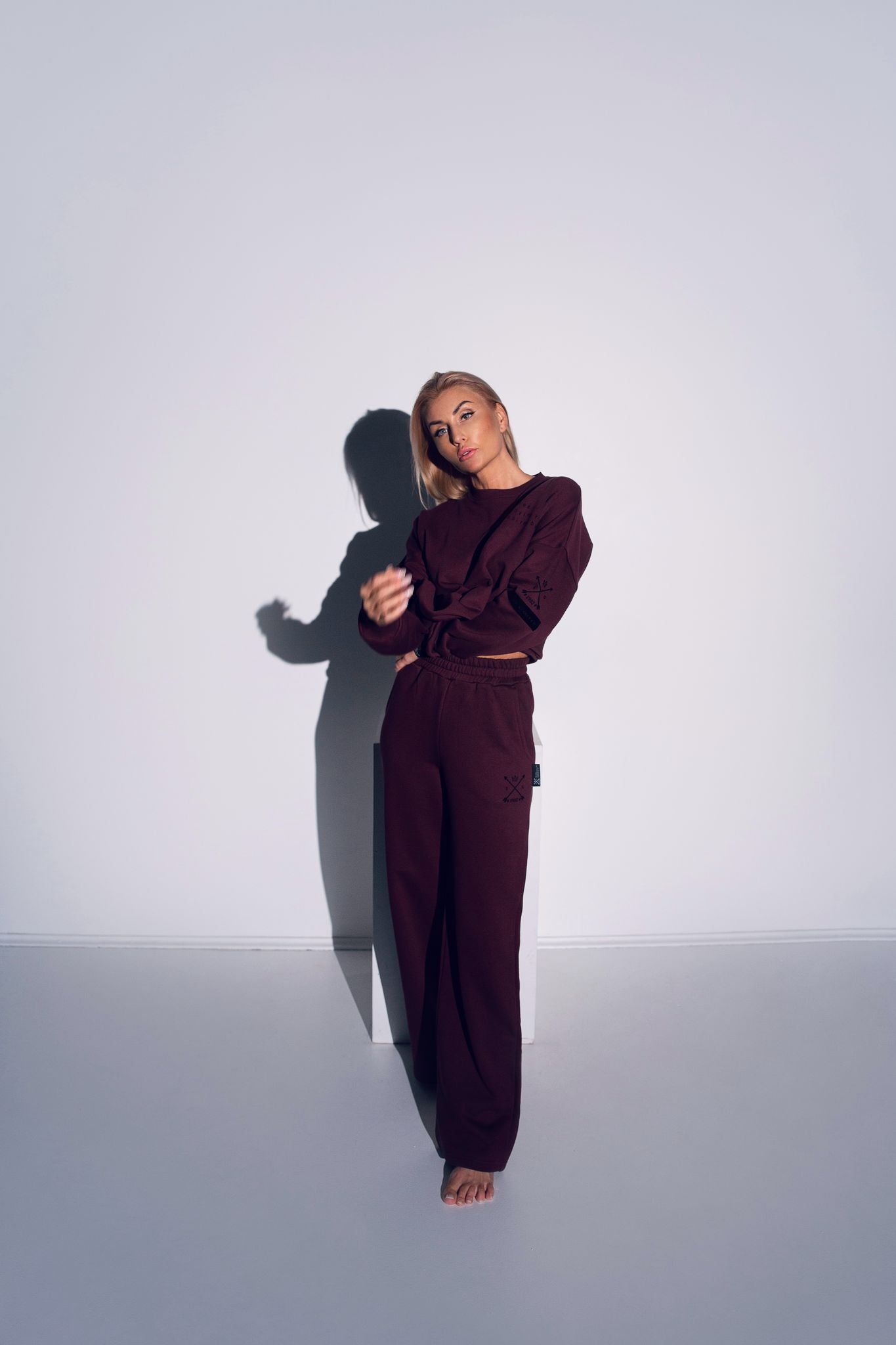 Burgundy kostiumėlis | Džemperis, šortai, kelnės