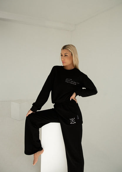 Juodos spalvos kostiumėlis | PRE - ORDER