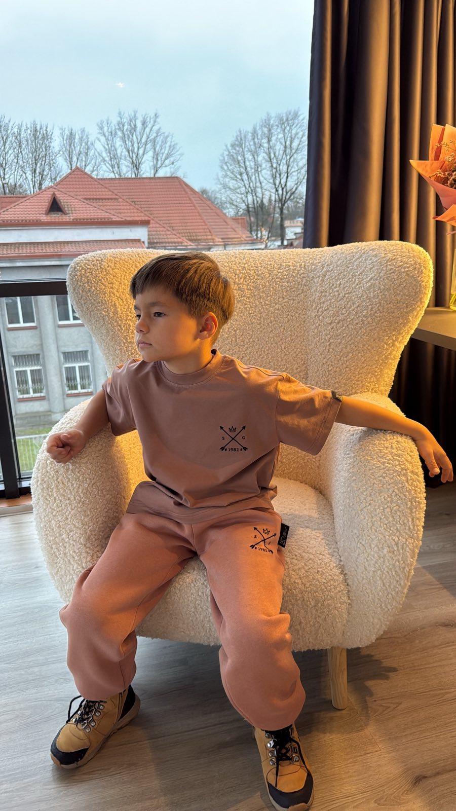 #SG1982# Smėlio spalvos vaikiškas džemperis